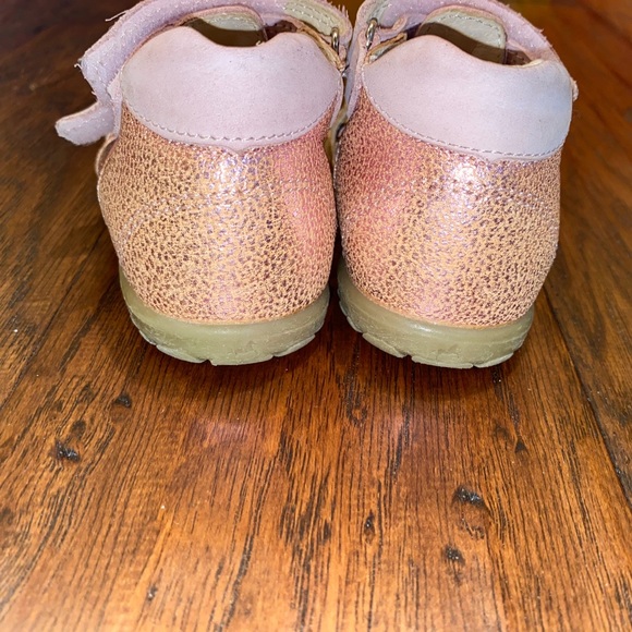 Beautiful EMEL Sandals. - Picture 3 of 7